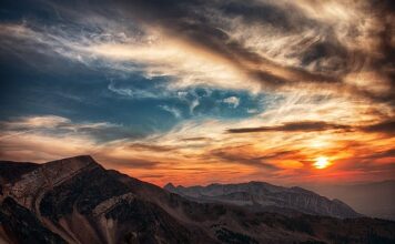 Ile godzin pracują informatycy?