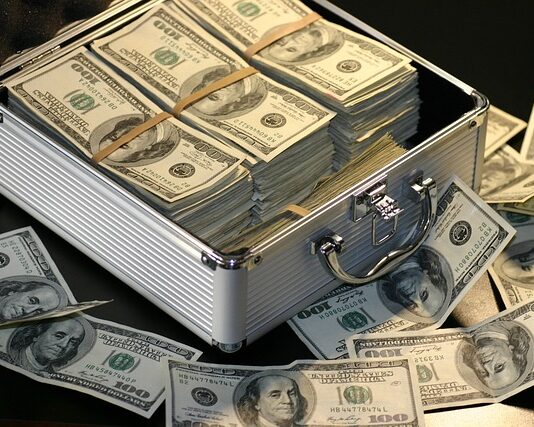 Ile zarabia specjalista do spraw jakości?